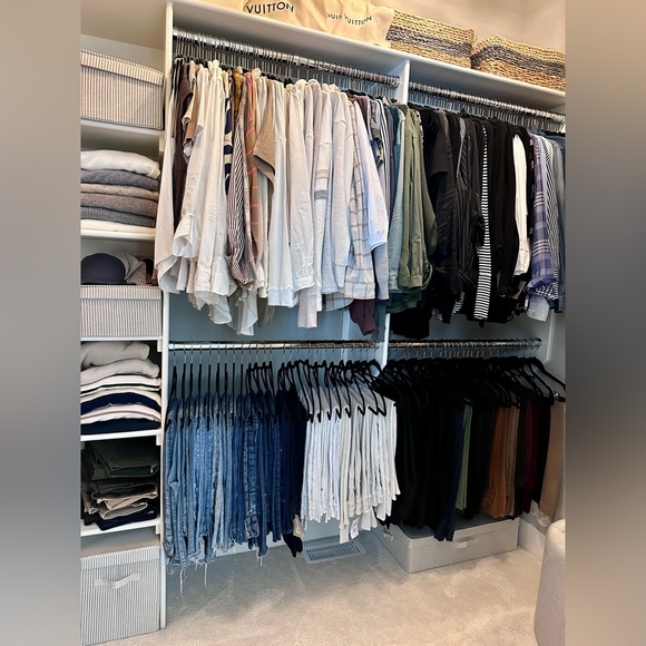 Meet your Posher, Lori - Picture 3 of 4